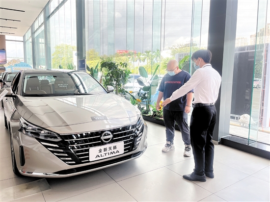 要盡早提到新車，享受乘用車消費補貼，建議消費者購車時盡量選擇現車。